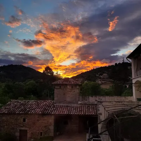 Aux Cigales Du Mazet *
